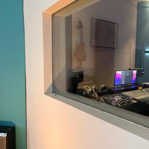 Aufnahmeraum, Blick in Regie