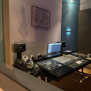 Aufnahmeraum, Blick in Regie